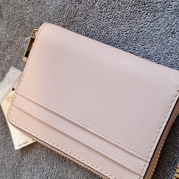 Michael Kors Card Case - Picture 3 of 6